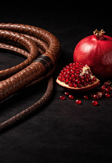 Темний шовк і лід